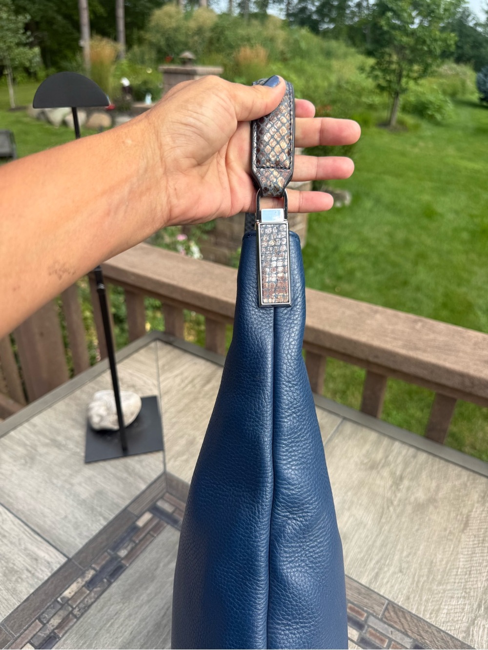 EUC G.I.L.I. (Got It Love It) pebbled leather slouchy hobo Blue bag - Picture 4 of 10